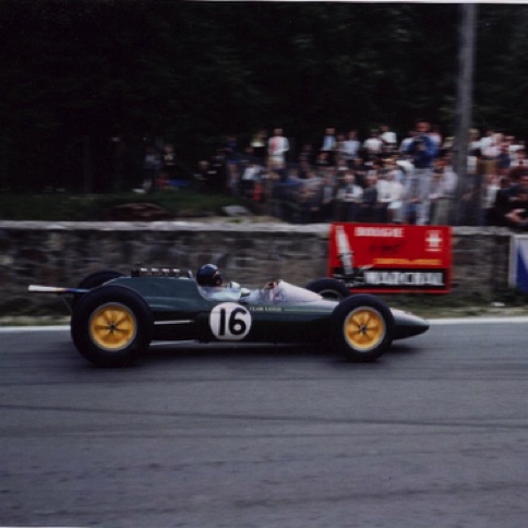 Spa : presqu'au contact des spectateurs ! Spa : presqu'au contact des spectateurs !